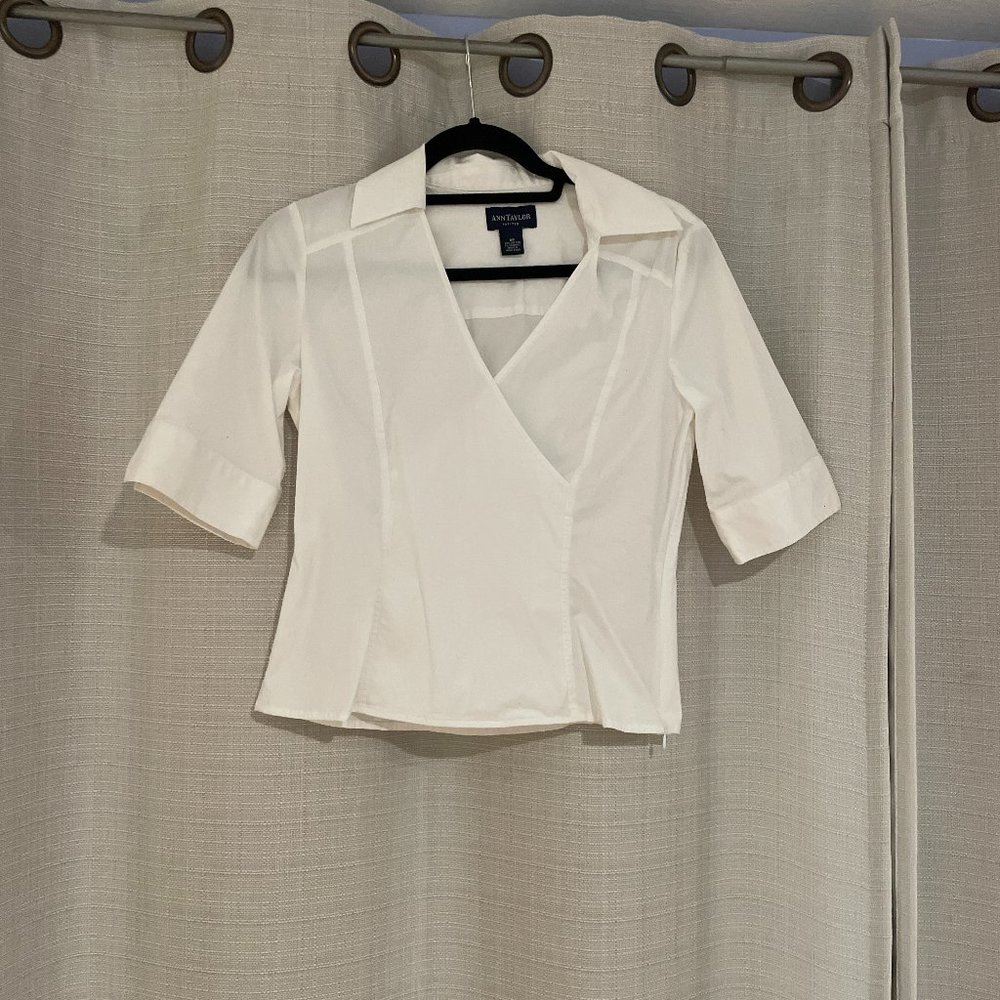 Ann Taylor Crisp White Cropped Classic in Short Sleeve Cotton w/Tailored Seams